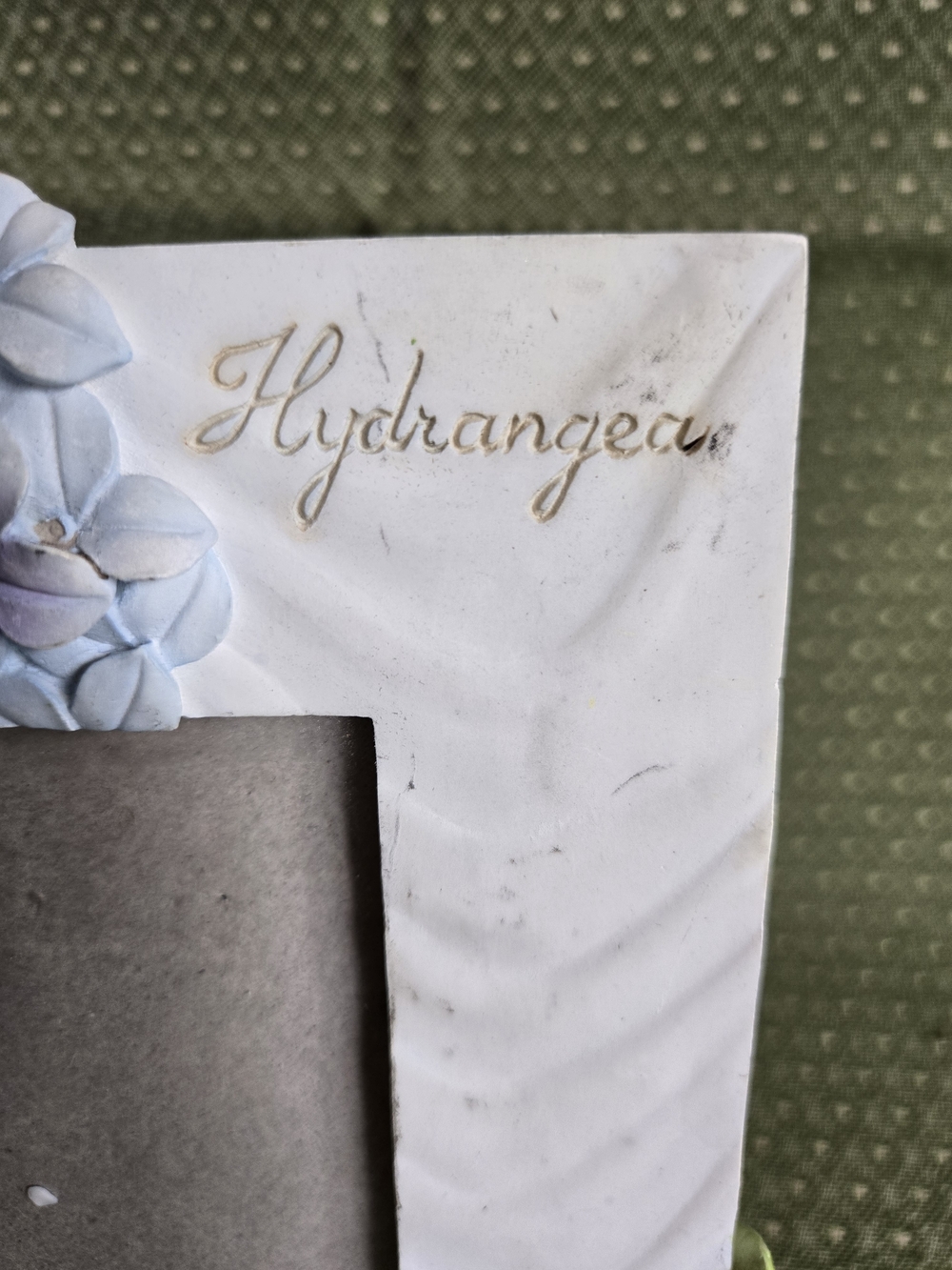 Hydrangea Floral Photo Frame - Picture 2 of 8